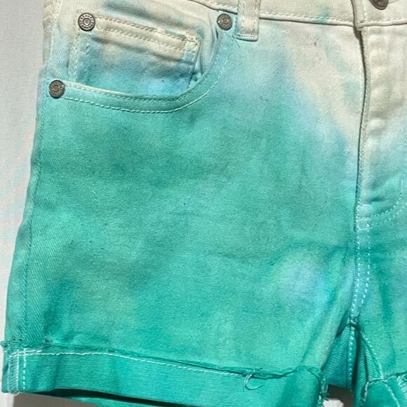 Reworked High Rise Green Dip-Dyed Ombre Shorts - Picture 6 of 11